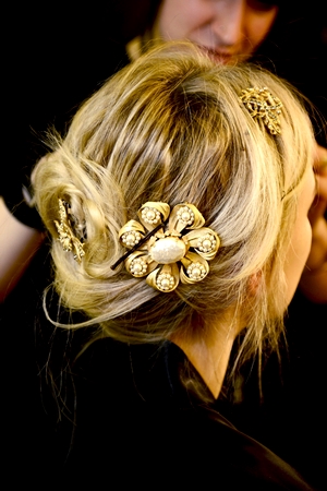 Gucciの花飾り、Dolce&Gabbanaのヘアアクセサリー | 藤岡篤子 Official 